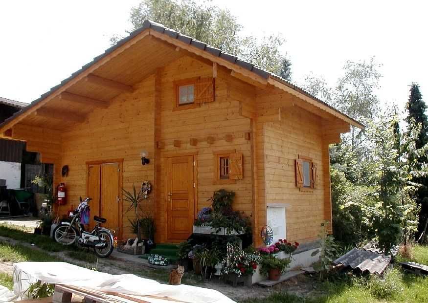 Piękny domek drewniany całoroczny.