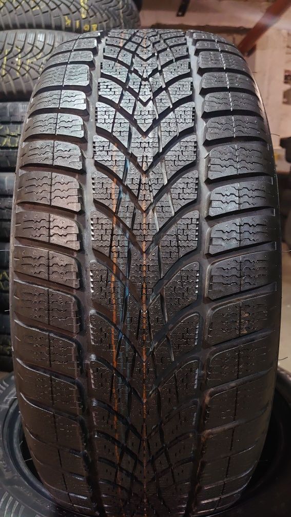 Dunlop SP winter sport 4D RUNFLAT 225/55 r17 пара зимних шин