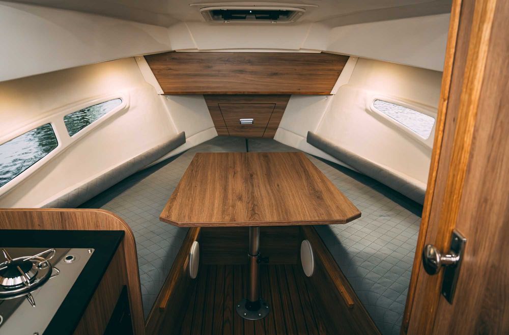 Motorówka Sanat 22 + 115 KM czarter wynajem łodzi jachtu patent Mazury