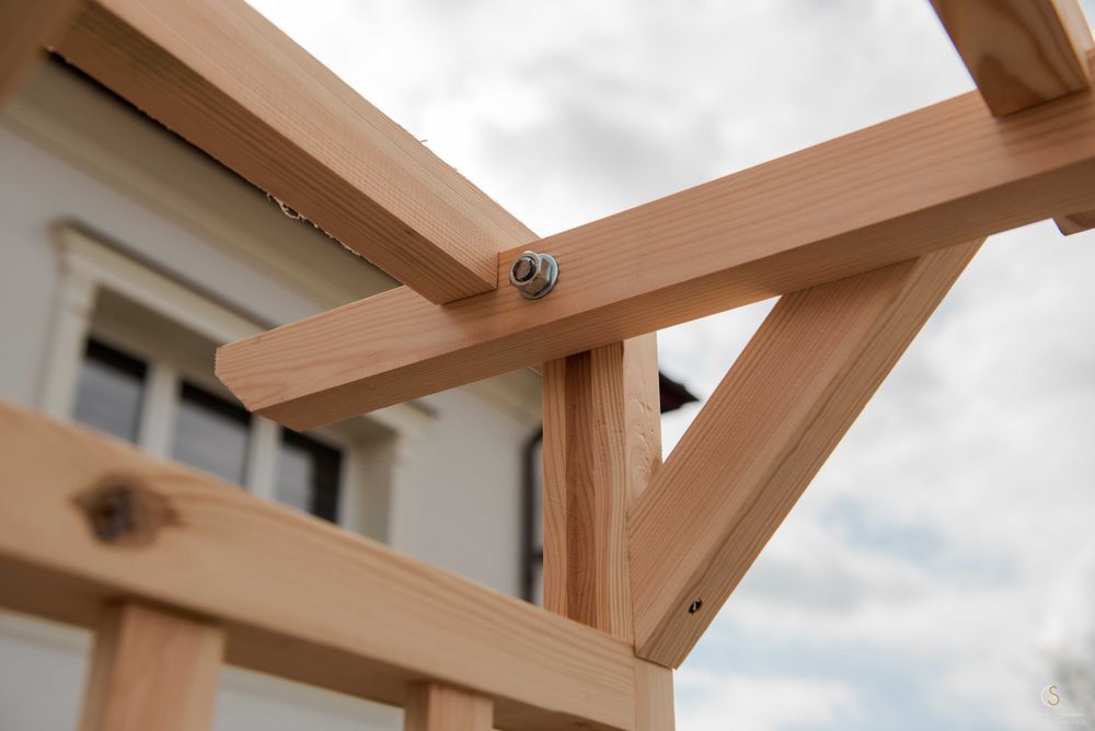 Pergola ogrodowa , kwiaty