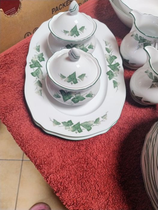 Zestaw obiadowo kawowy porcelana 68 elem.