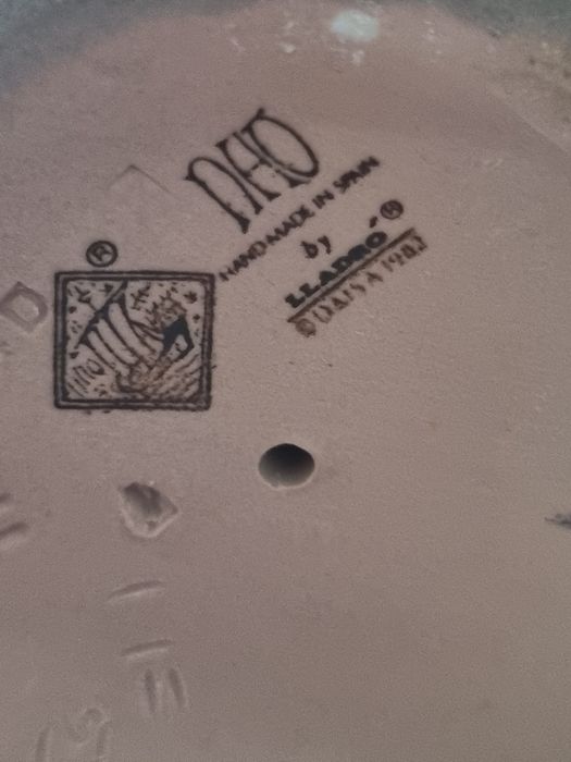 Porcelana Nao LLadro/Hiszpania- figurka dziewczyny