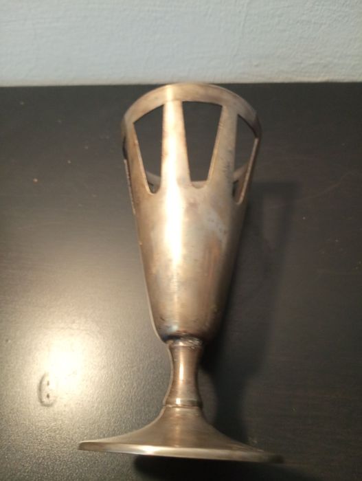 Taça cálice decorativa em metal, p0ssivelmente bronze -art deco