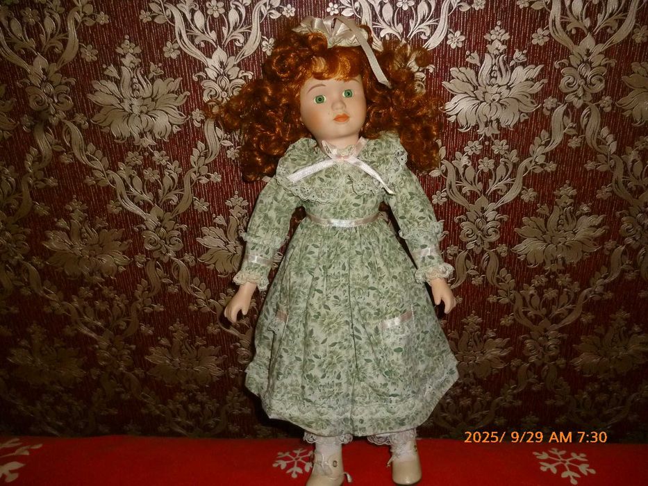 Кукла коллекционная керамическая STEPHANIE SYMPHONY