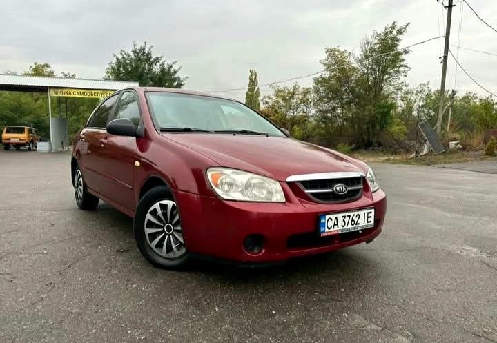 Продам власний Kia Cerato.