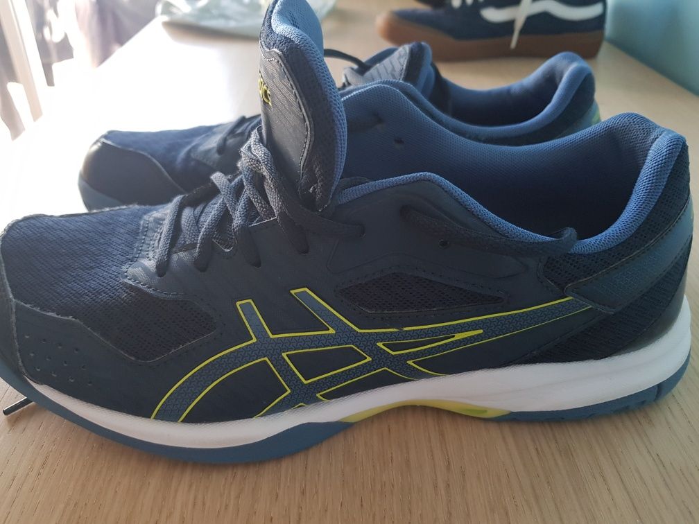 Tenis  Asics n45