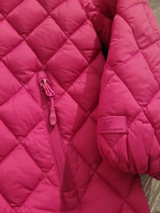 Kurtka płaszcz pikowany puchowy 122/128 jak nowy 4F