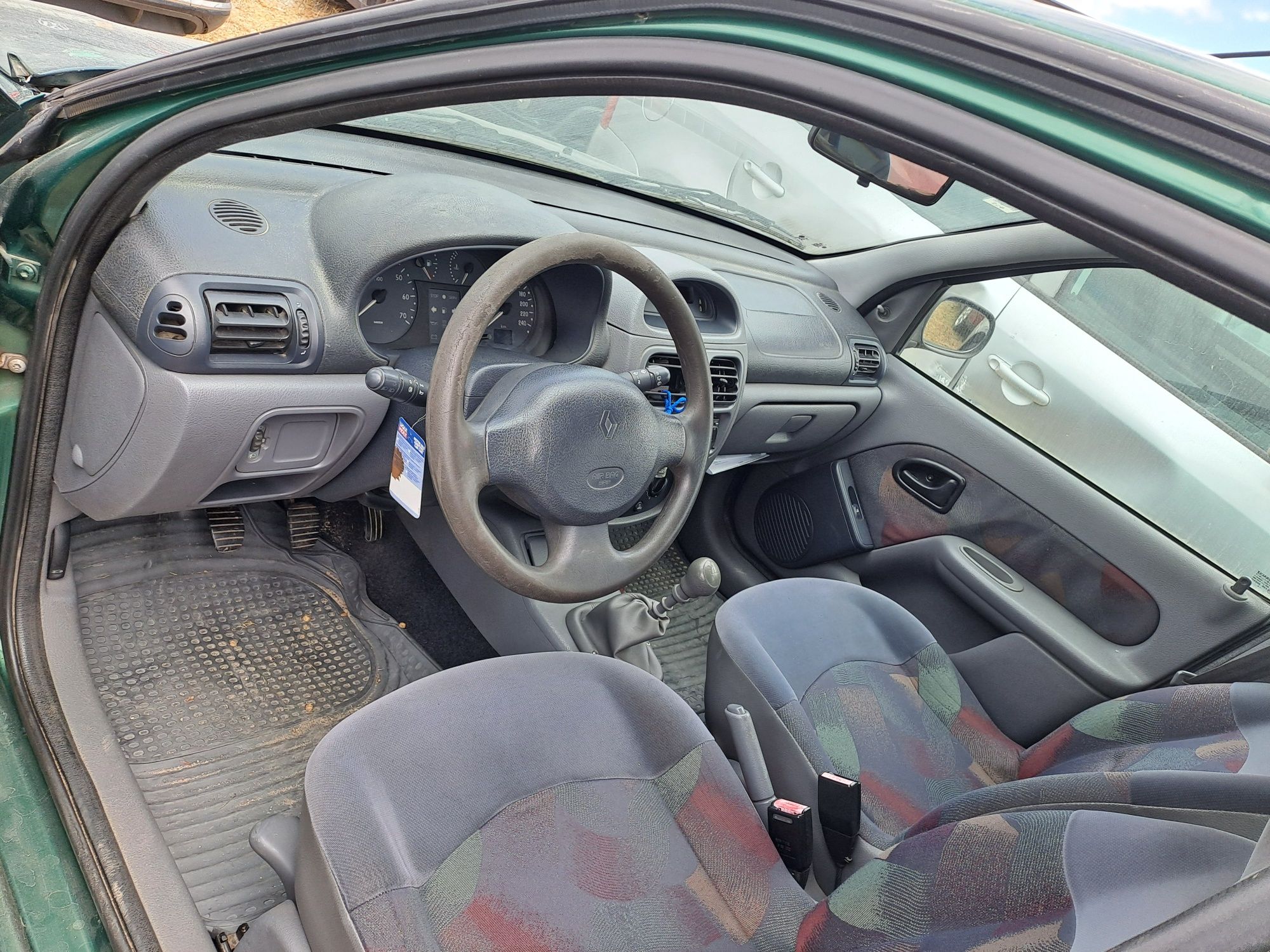 Ret clio  2001 muito  conservado