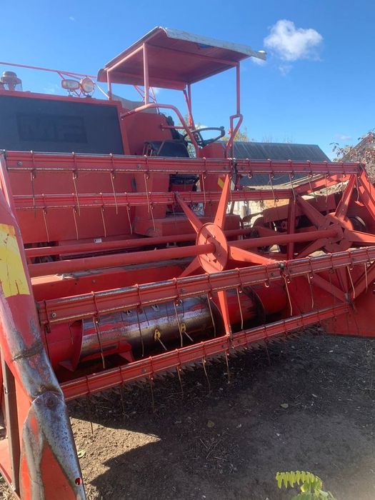 Запчастини до комбайна Massey Ferguson