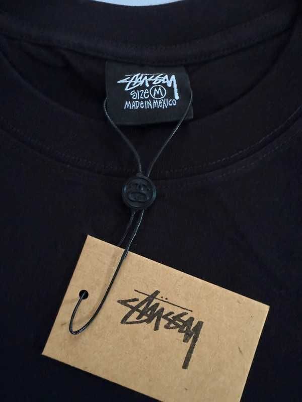 Koszulka Stussy z napisem na plecach