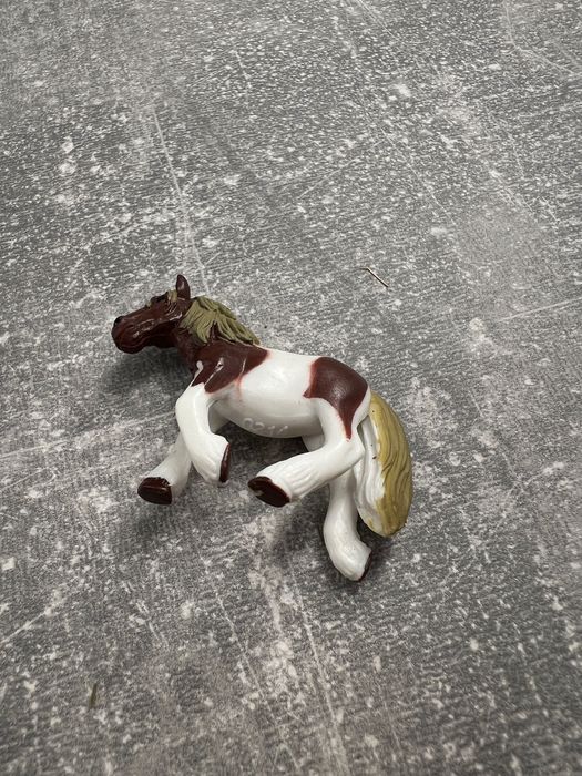 Figura / figurka koń / konik / kucyk