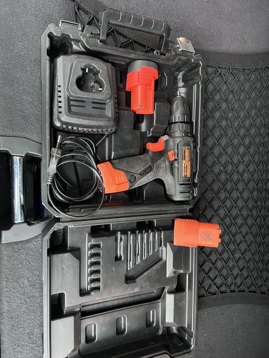 Шурупуверт Кейс+батареї+зарядне