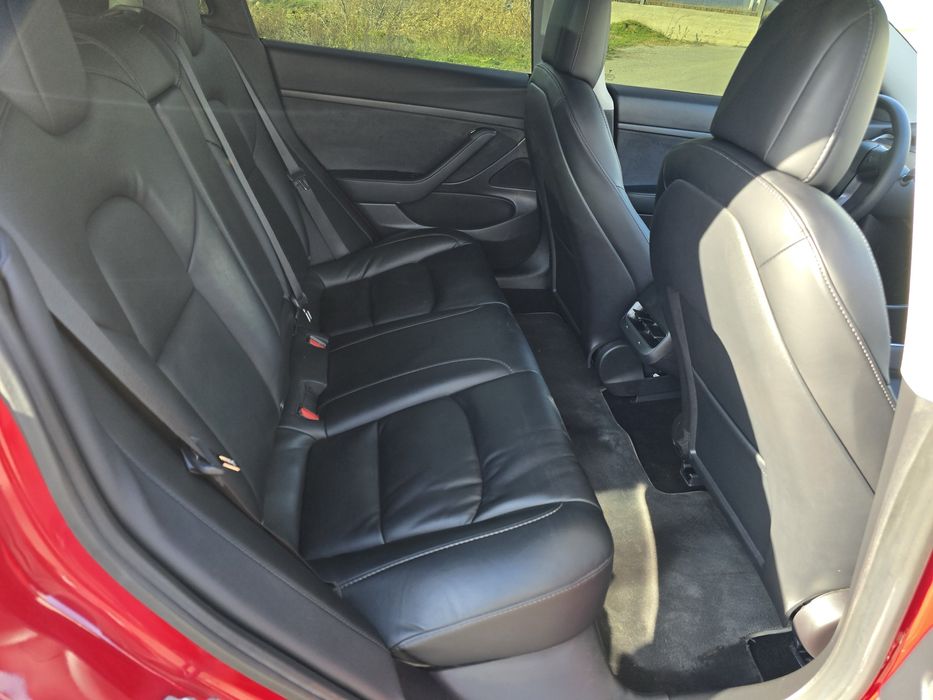 Продам Tesla Model 3