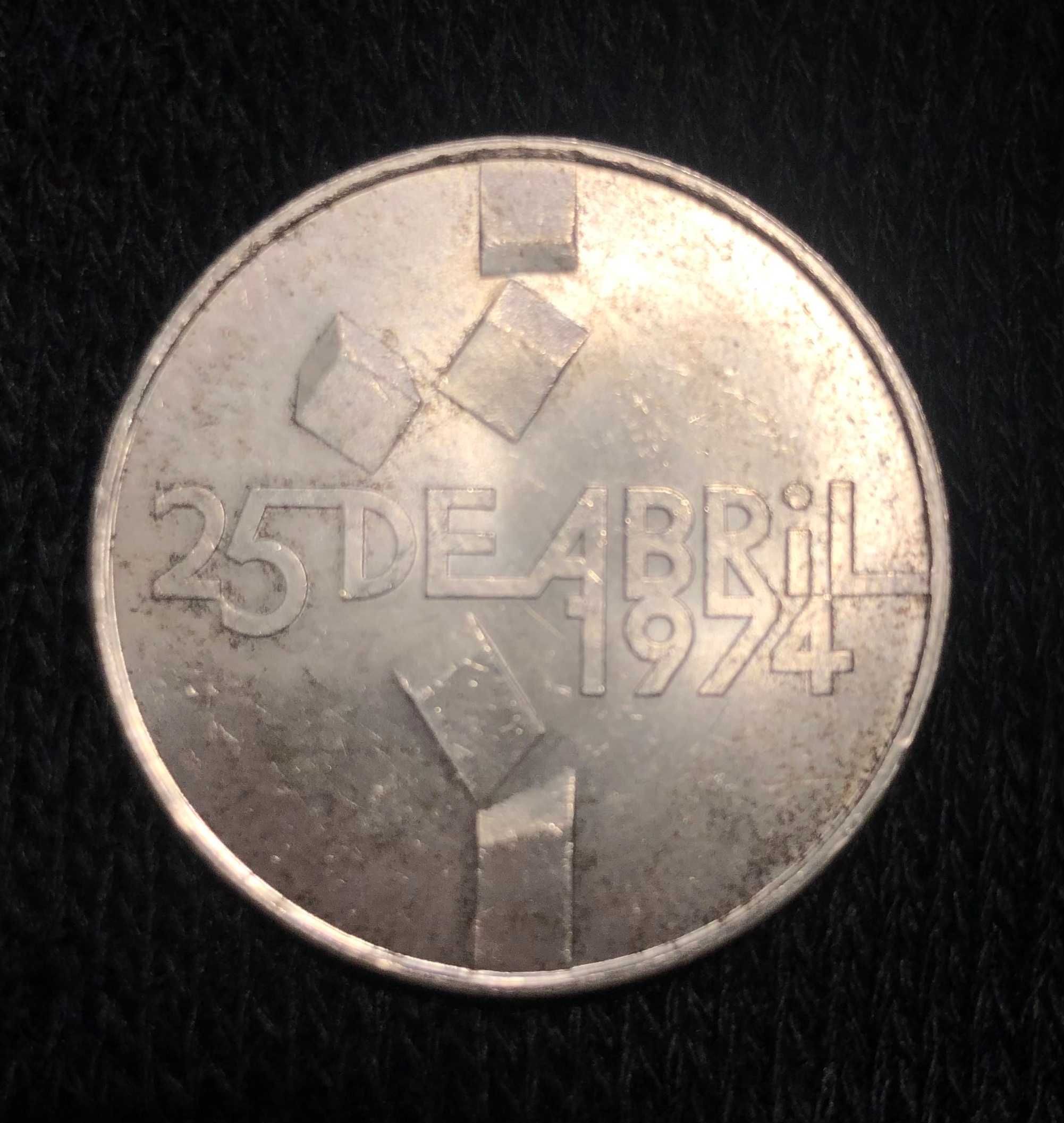Moeda de 100 Escudos 25 de Abril 1974, em Prata