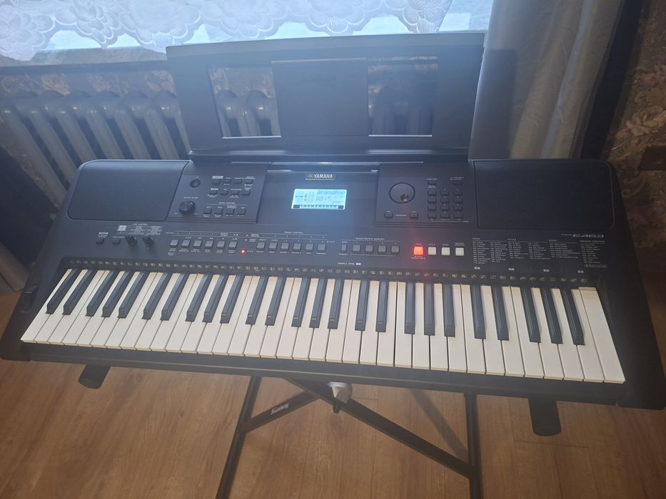 Професійний синтезатор Yamaha PSR-E463
