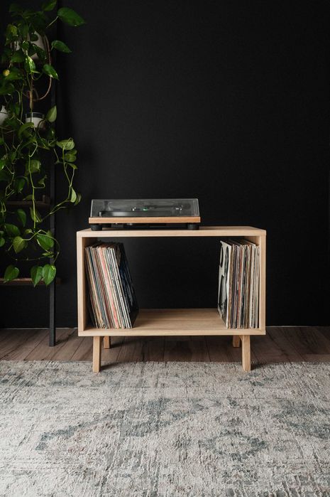 Szafka rtv na płyty winylowe i gramofon z drewna, stojak na tv, stojak