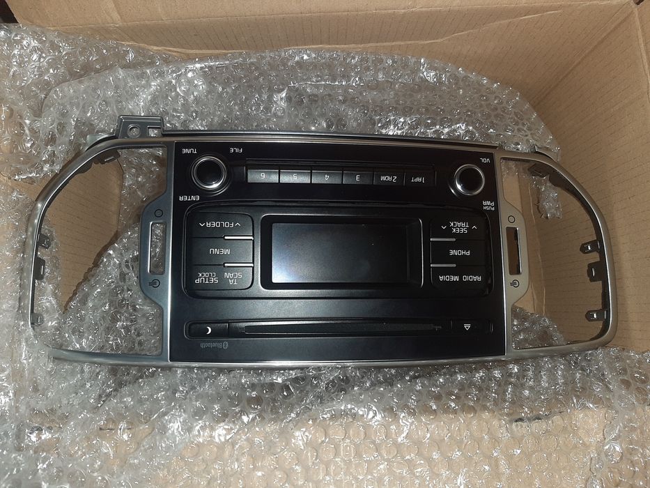 Продам оригінальну магнітолу