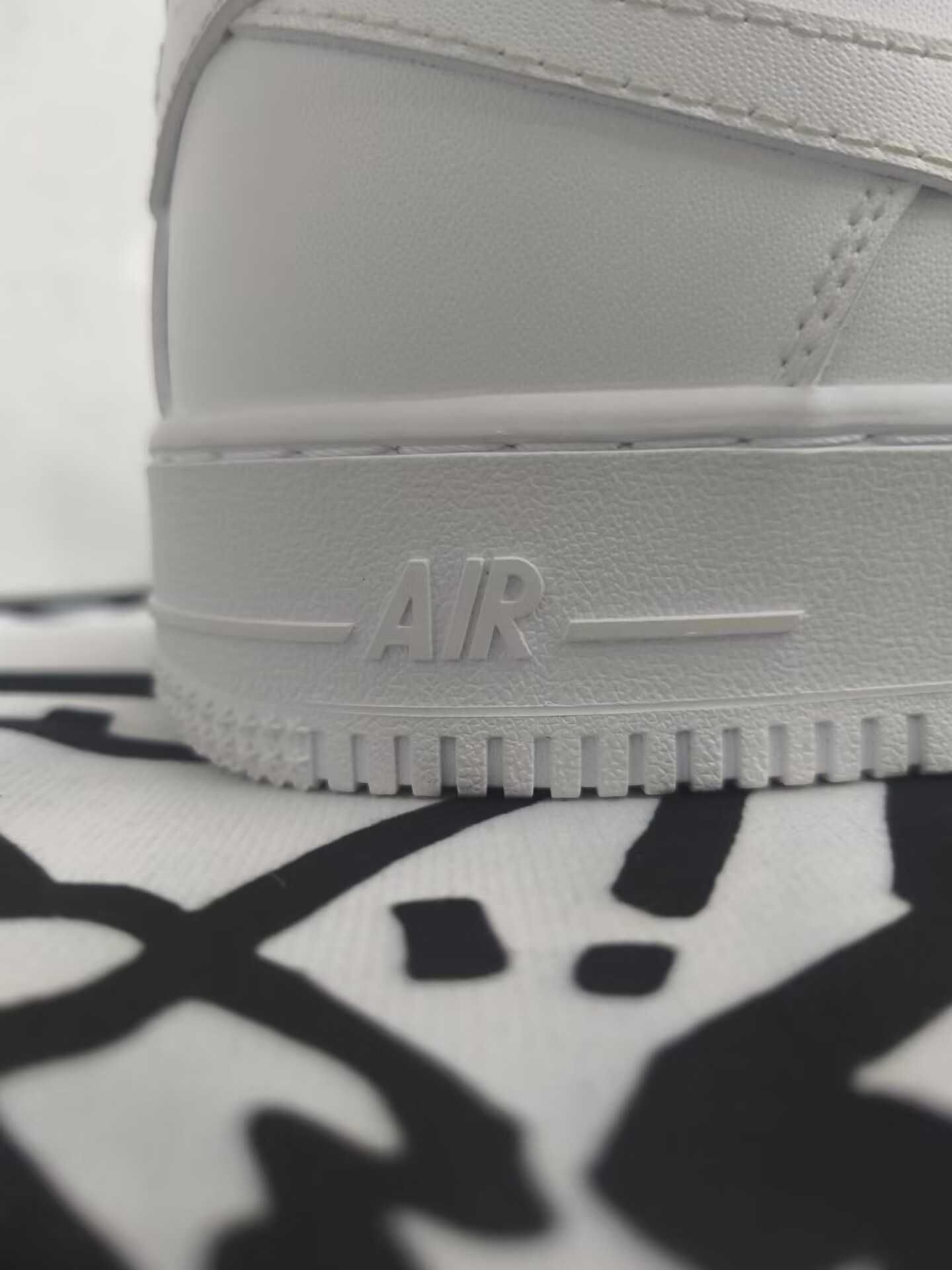 Męskie białe trampki Nike, rozmiar 44
