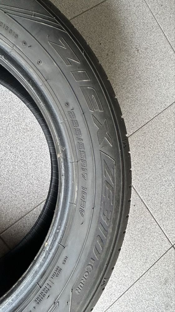 Pneus 235/55/17 103V