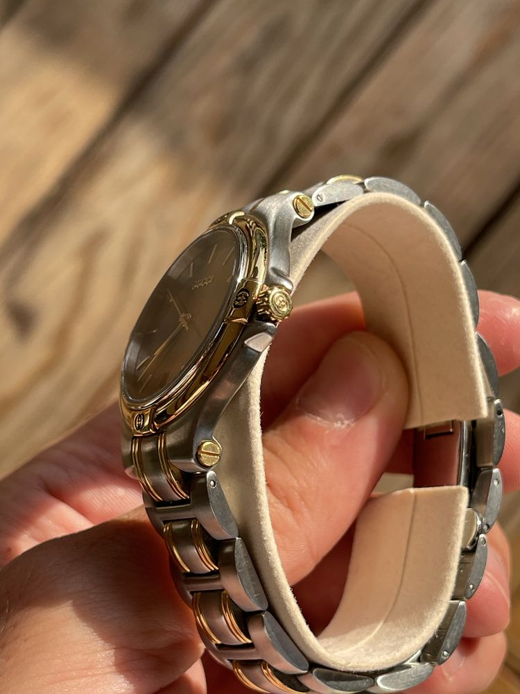 Годинник Gucci 9040M вінтаж 1996рік