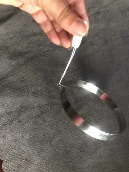 Forma em metal para fazer ovos redondos ou outros fins