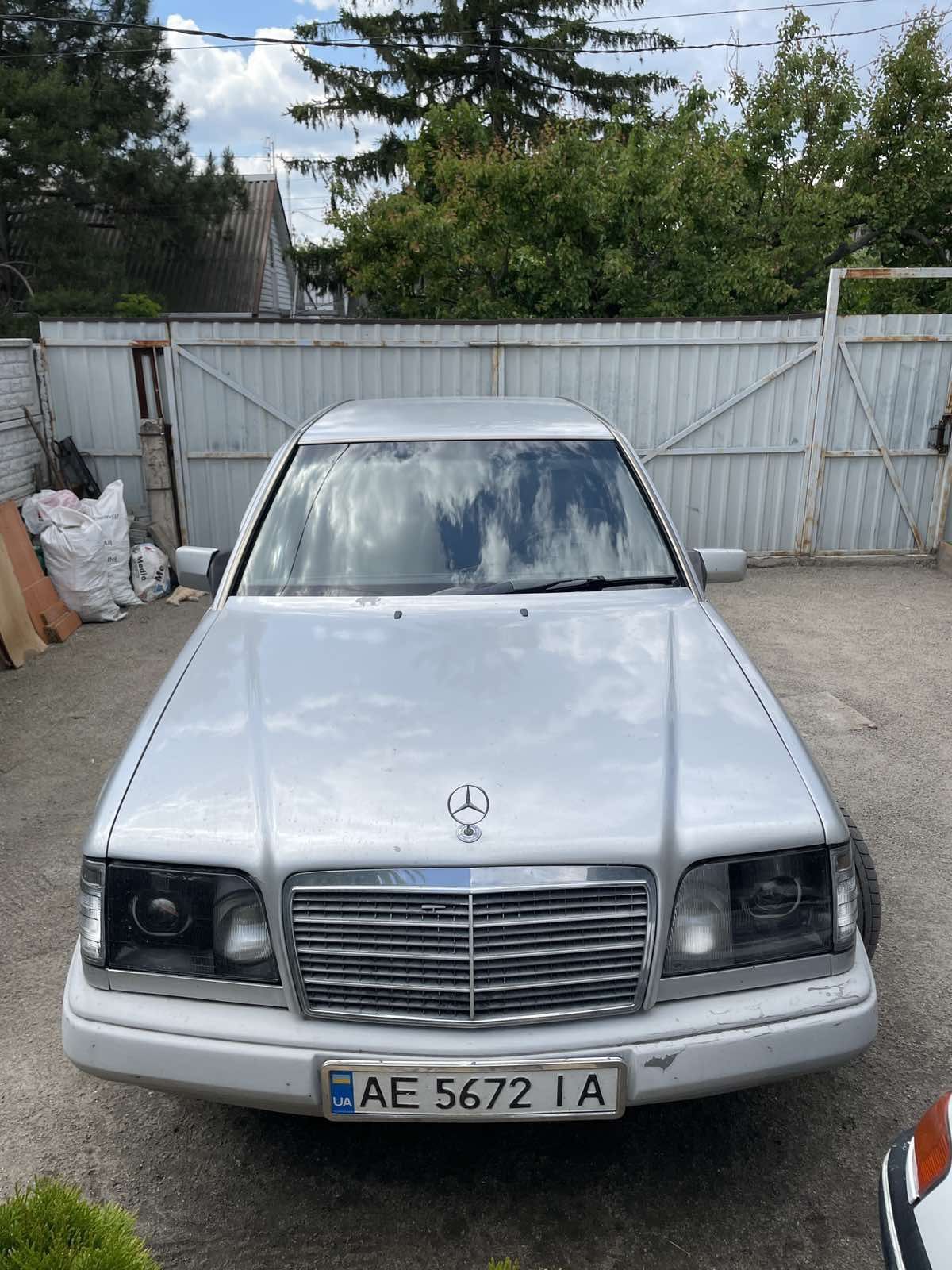 Продам E 124 W230
