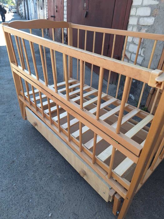 Дятяче деревяне ліжко з маятником та з висувним ящиком