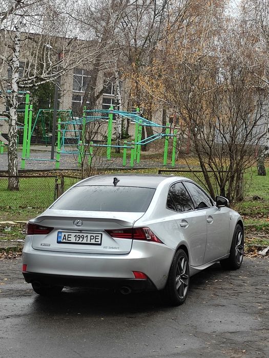 Lexus iS 200t F-Sport 2016г