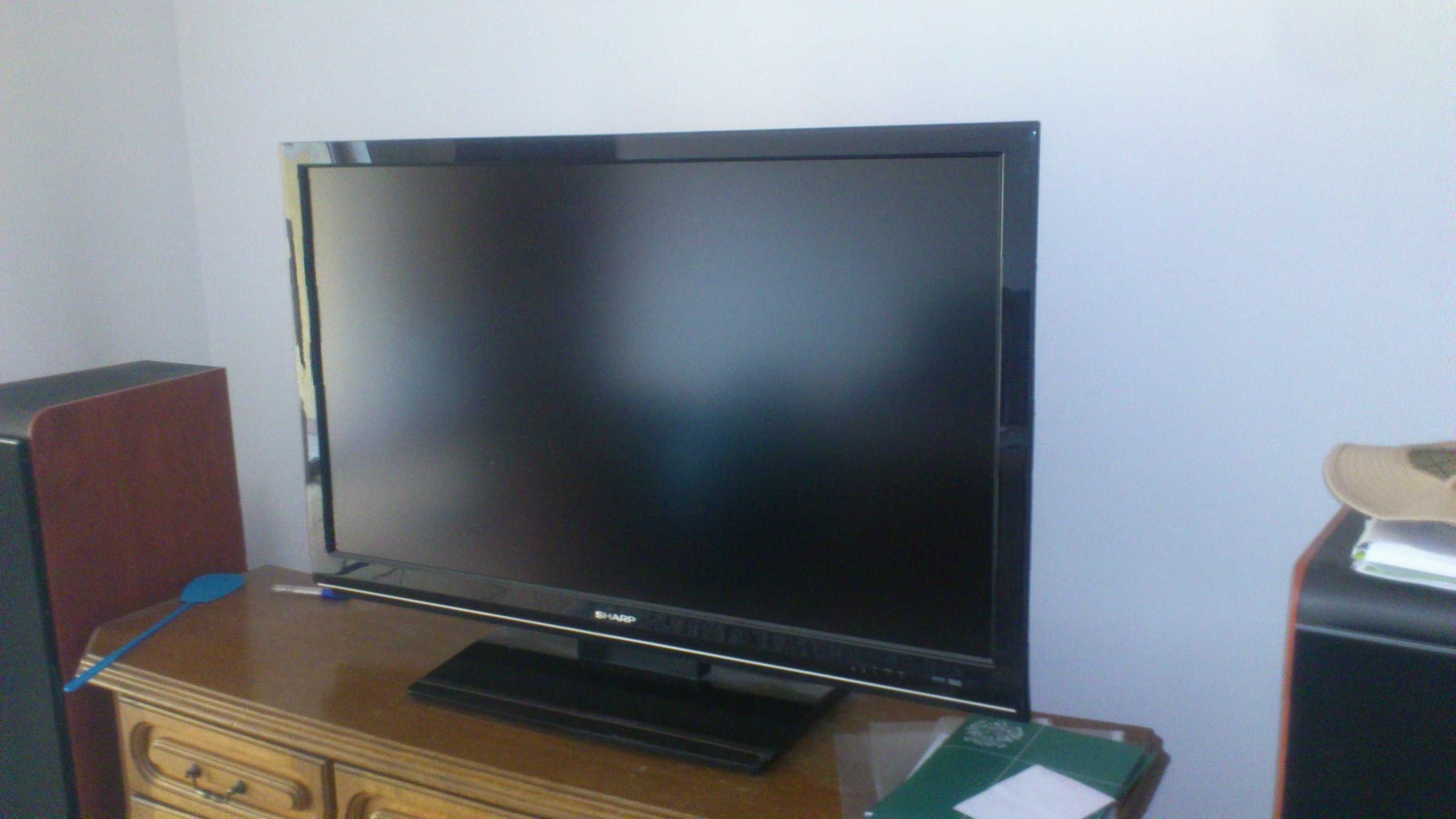 Telewizor Sharp 46'' LCD Aquos LC-46XL2E + pilot 46 cali jak nowy