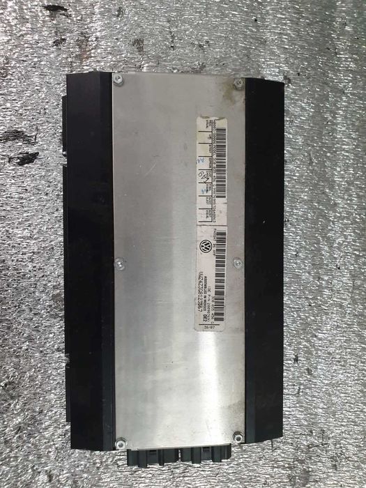 Підсилювач автомагнітоли Passat [B6] VAG 3C0035456G усилитель