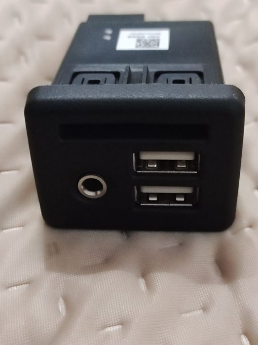 Роз'єм USB SD AUX Опель Шевроле Каділак 22875066