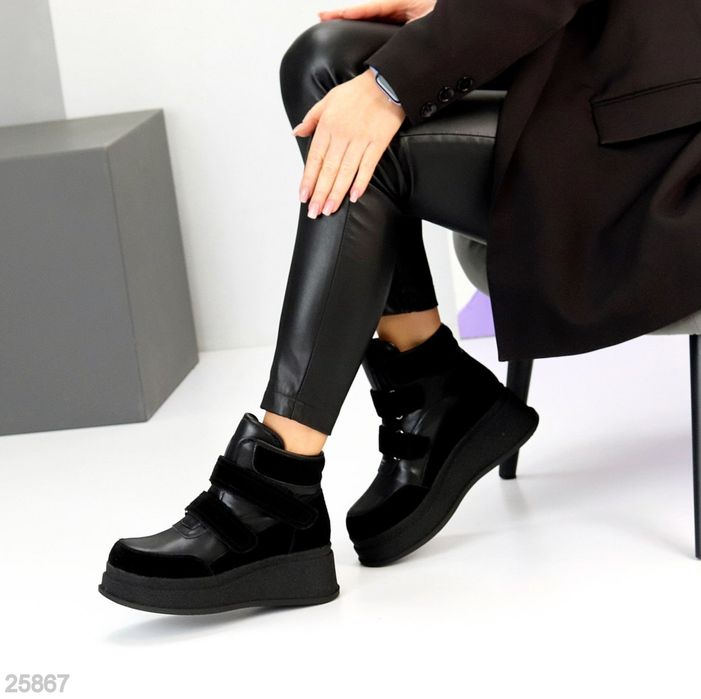 Жіночі шкіряні зимові черевики в кольорах