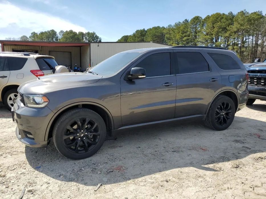 Dodge Durango Amerykański SUV w transporcie do Polski