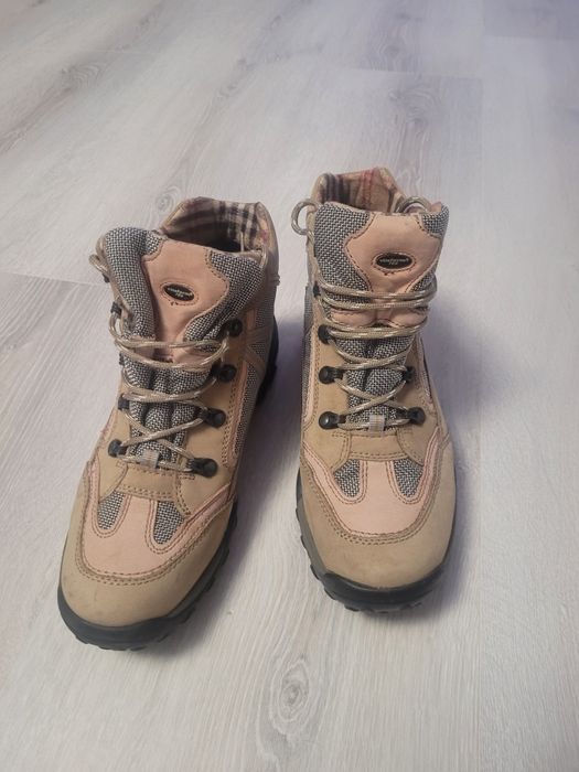 Damskie buty trekkingowe