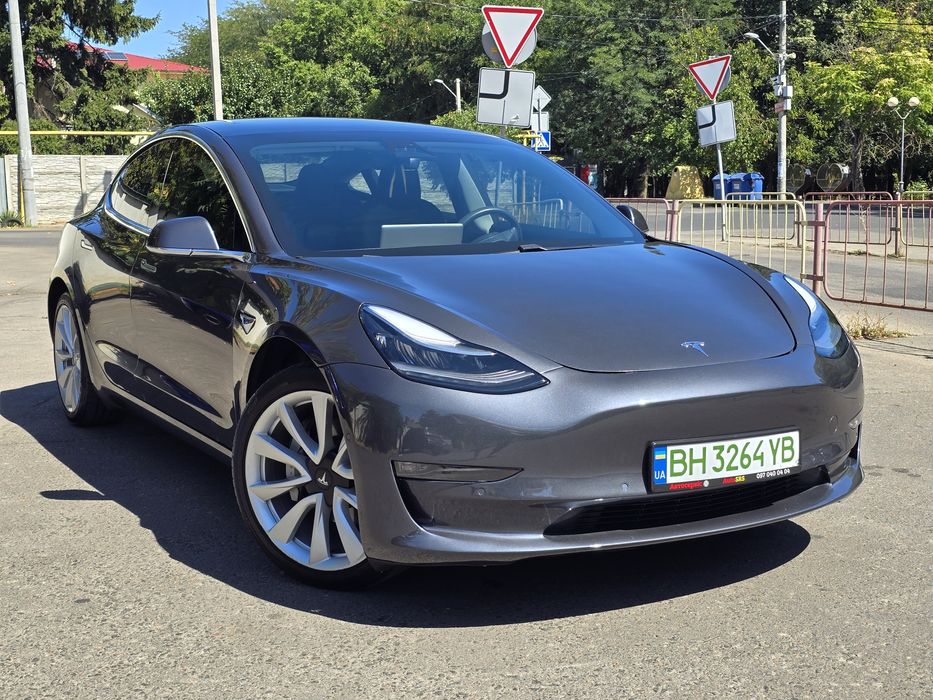 Tesla Model 3 Long Range AWD 2020 рік 450км запас ходу