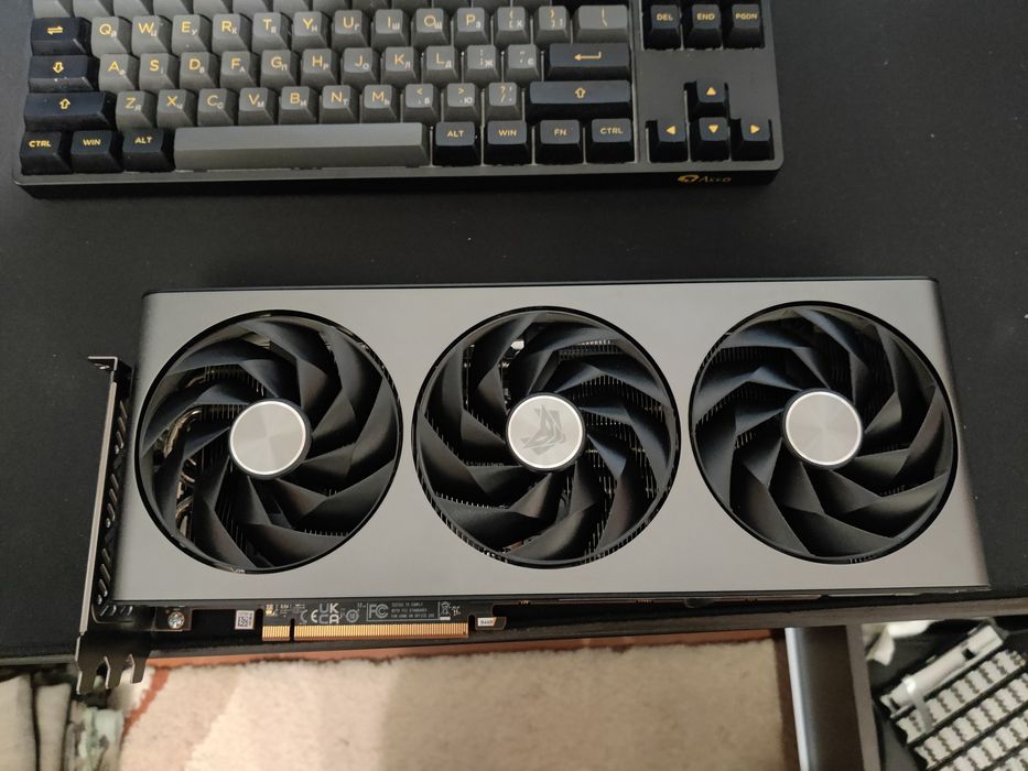 Видеокарта RX 7800 xt sapphire nitro+