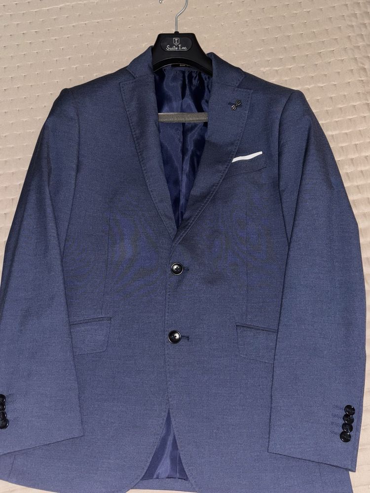 Fato completo suits inc usado apenas uma vez negociavel