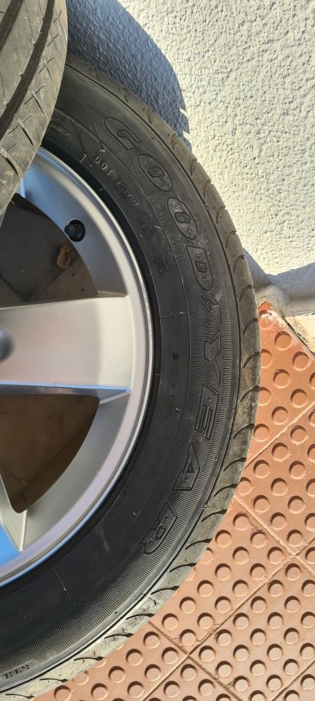 Vendo 4 jantes R16  5/108 com 2 pneus semi-novos