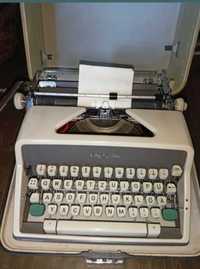Maszyna do pisania w walizce