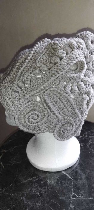 Шапка женская ручной работы