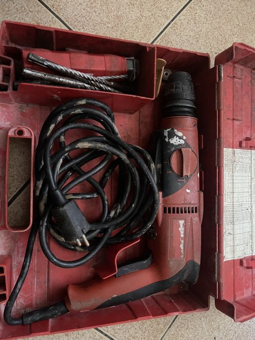 Máquina de Furar elétrica - HILTI