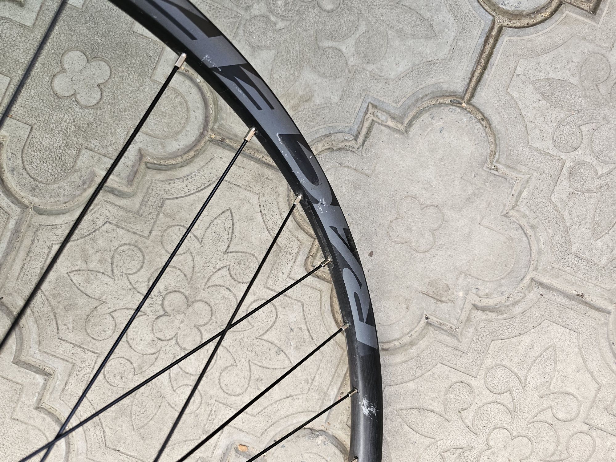 Вилсет27.5  raceface на novatec
