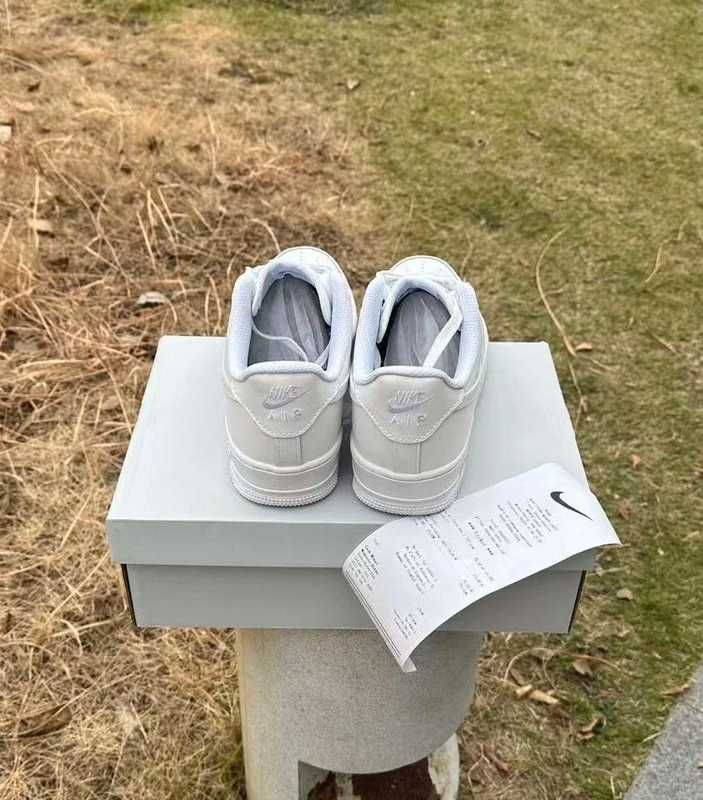 Nowe oryginalne buty Nike Air Force 1 Low '07 Białe R.45
