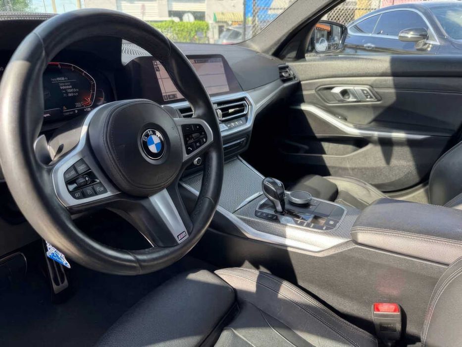 BMW 3 Series 330i      2019