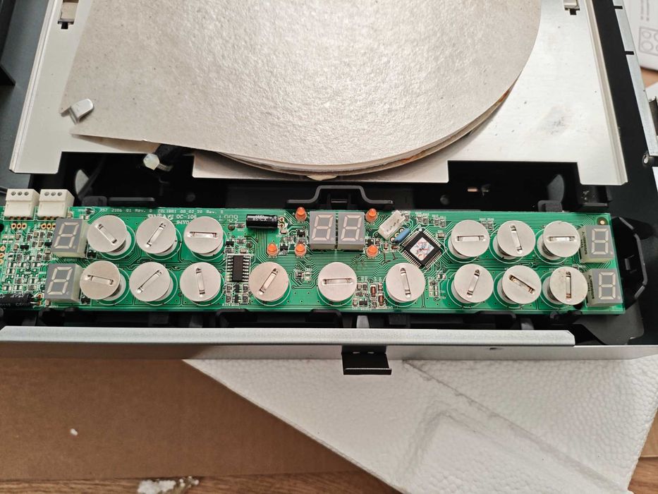 Płyta indukcyjna Elektrolux działa - uszkodzone szkło