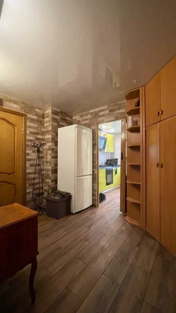 Продам  3к квартиру с ремонтом ж/м Приднепровск/Левый берег
