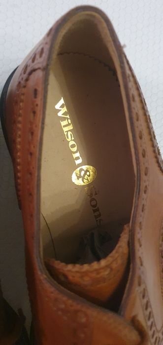 Sapatos em pele feito a mão