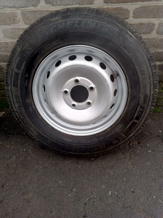 Продам запасне коліща 215/75 R 16C