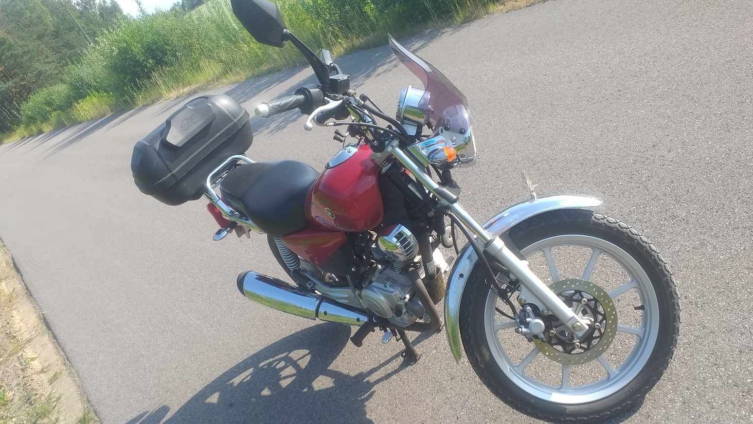 Motocykl Yamaha yb125