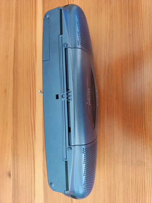 Retro radiomagnetofon Sony gfs-e2